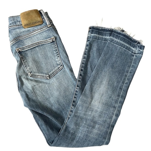 Aritzia Denim Forum Nico Mid Rise Skinny Raw Hem Crop Jeans - Picture 1 of 8